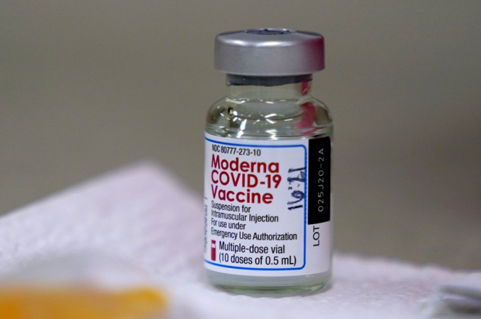 歐美已經開展大規模疫苗接種。AP資料圖片