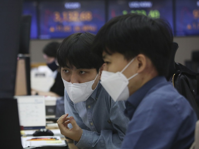 南韩防疫部门都认为有需要加强防疫力度。AP