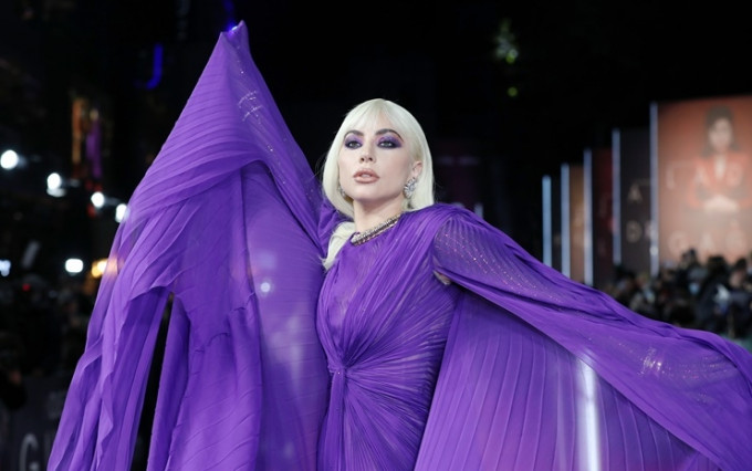 网民指Gaga的演出有力问鼎奥斯卡。