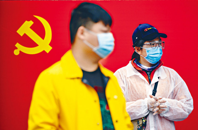 有报道指美国政府正考虑禁止所有中国共产党党员及家属入境美国。资料图片