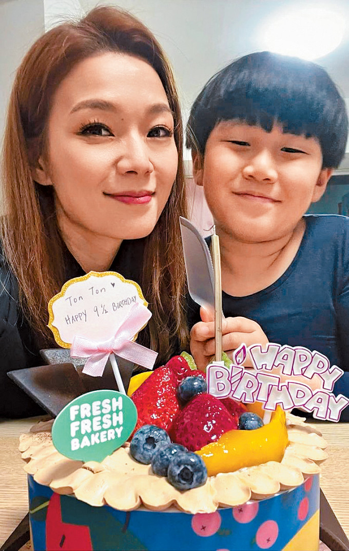 呂慧儀囝囝參加遊學團回港後病倒，繼而揭發學校有隱瞞病情之嫌。