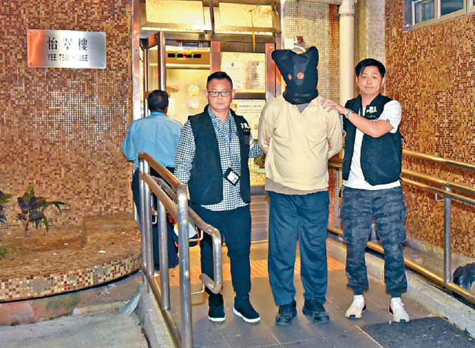 警方在柴湾拘捕一名六旬翁。资料图片