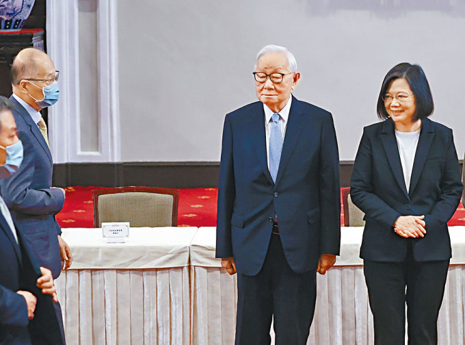 台积电创办人张忠谋，再次代表台湾参与APEC。