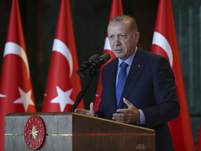 土耳其总统埃尔多安（Recep Tayyip Erdogan）指摘美国在土耳其背后插刀。AP