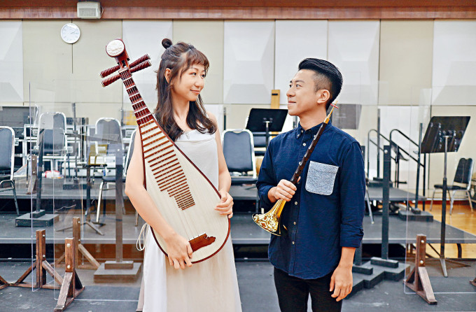 把嗩吶和琵琶放在一起的想法，是胡晉僖（右）和邵珮儀（左）兩位年輕人的主意。
　　
