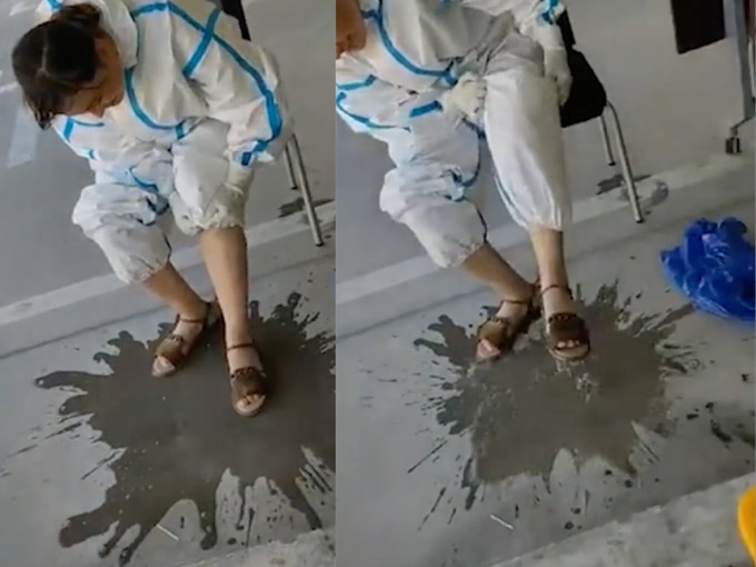 新疆醫護炎夏穿全套防護衣工作，脫下時褲腳倒出一灘水。(網圖)