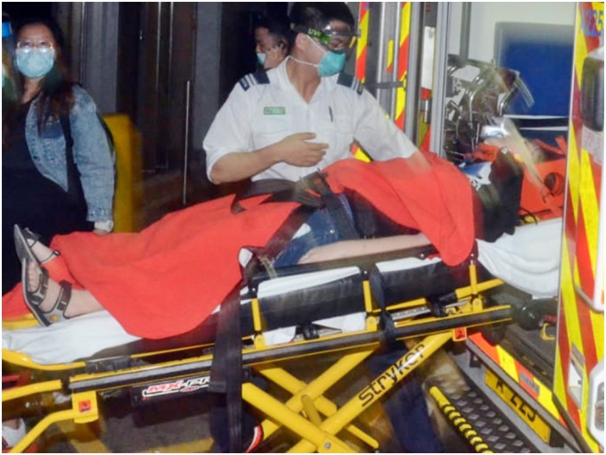 少女下巴伤及腰痛，清醒被送往伊利沙伯医院治理。