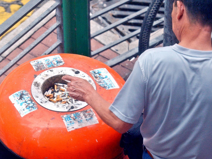 林鄭月娥稱全統煙涉商業活動，不能貿然全禁。資料圖片