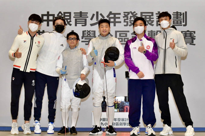 四名男花港蔡俊彦（右一）、吴诺弘（左一）、崔浩然（左二）和杨子加（右二）担任学界赛嘉宾。梁柏琛摄