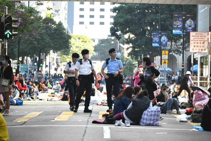 警方加强对外佣聚集巡查。