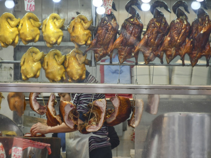 食安中心公布研究報告，提醒如果買即場切件燒味，要在購買後4小時內食用。資料圖片