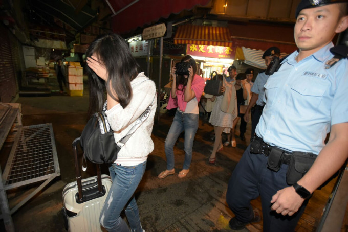 警方拘捕28人。黃文威攝