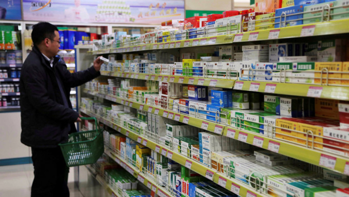 日本清查6800种保健食品，18款有健康损害报告。 路透社