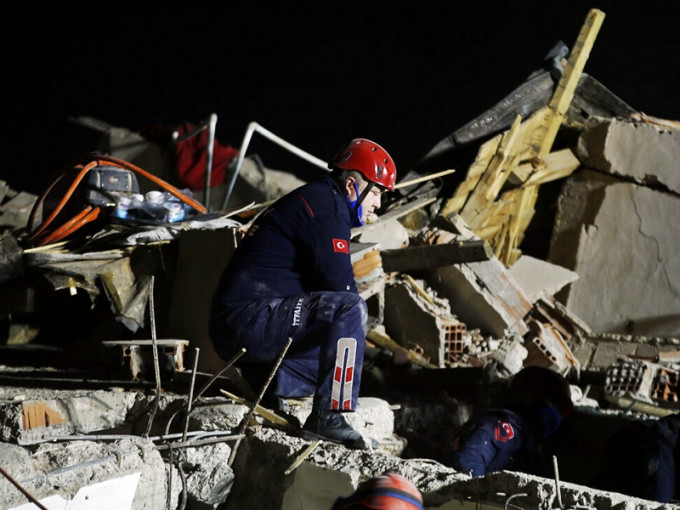 爱琴海7级地震，造成邻近的希腊及土耳其多人死亡及受伤。AP图片