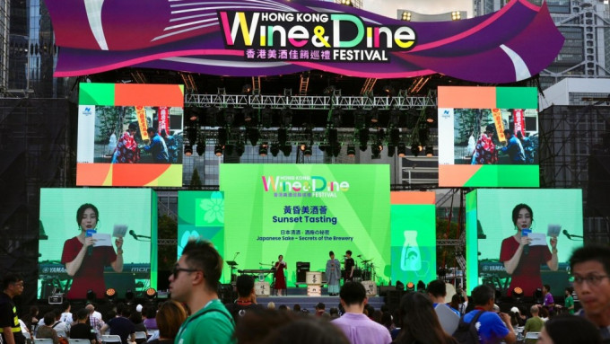 Wine & Dine 2024最後一日越夜越多人。歐樂年攝