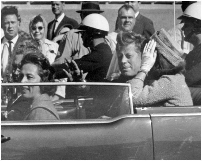 約翰甘迺迪(前右三)。AP圖片