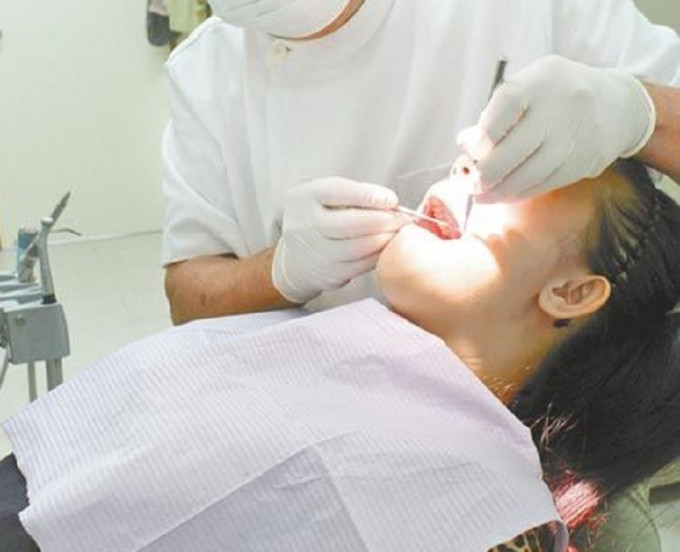 少于一半港人有定期检查牙齿。网上图片