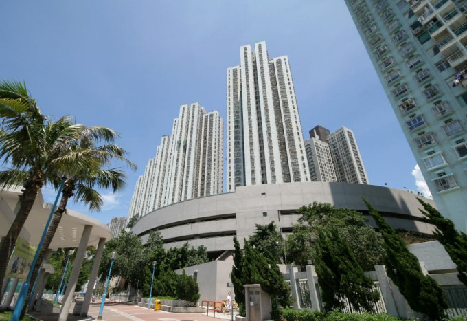 屯门海翠花园两房660万售出，升值逾10倍。