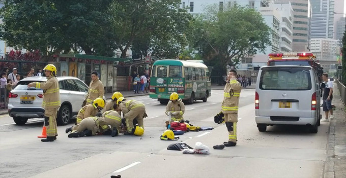 長沙灣道女途人捱撞倒地。‎交通突發報料區Henry Wan圖片