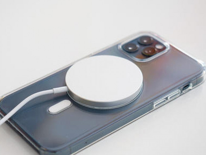 苹果承认iPhone 12及其MagSafe配件或影响心脏起搏器。
