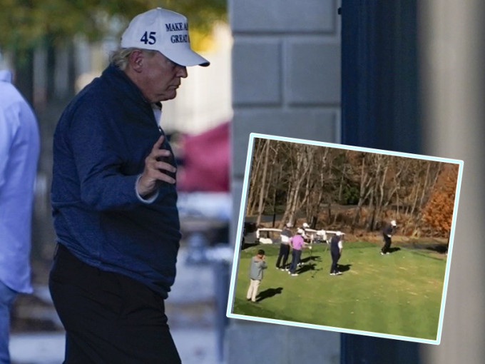戴了白色棒球帽的特朗普在他名下的高爾夫球俱樂部內度周末。AP