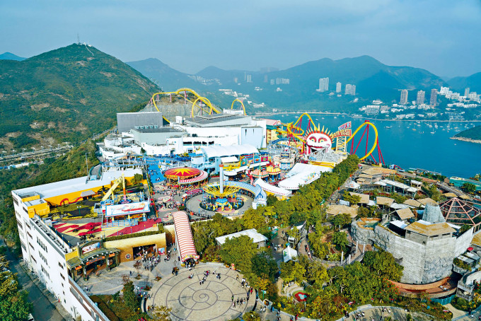 除了海洋的主題外，大型機動遊戲也是園內的賣點之一。