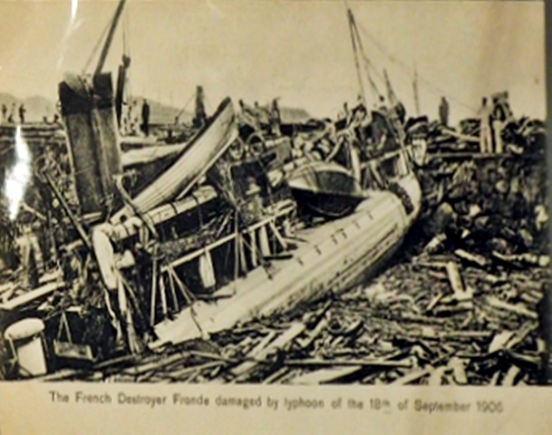 當年的明信片記錄丙午颱風的驚人破壞力。天文台提供