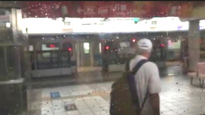 台北石牌捷运站传爆炸声。网上图片