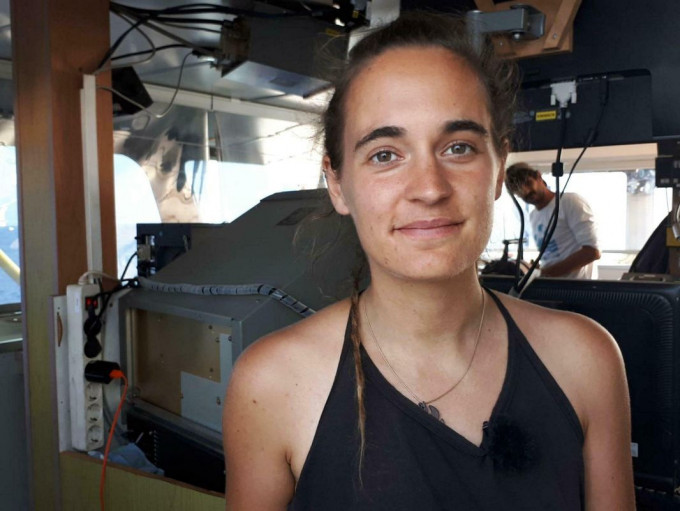 31歲女船長Carola Rackete因違反禁令，被意大利警方拘捕。AP