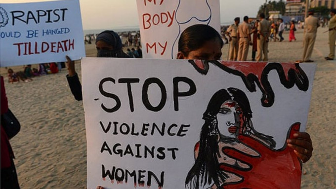 印度性侵案頻生，引發不少民眾上街敦促政府正視強姦案猖獗問題。（資料圖片）