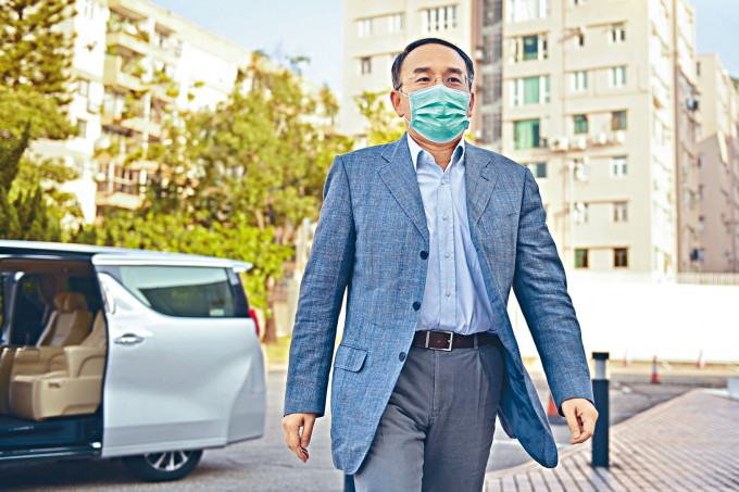 ■财库局局长许正宇指新冠肺炎疫情影响全球经济，香港难以独善其身。