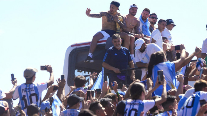 阿根廷球员不想涉及政治，因而拒绝总统邀请到总统府见面。AP