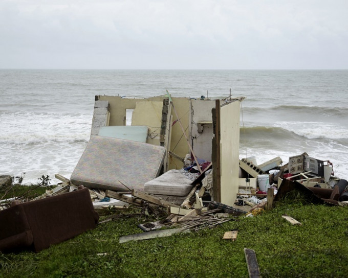 「瑪麗亞」在多明尼加造成嚴重損毀。AP