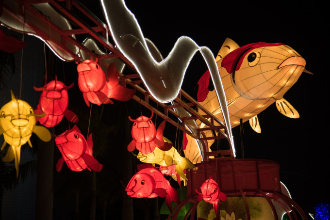 文化中心露天廣場舉行綵燈展「魚躍香江樂滿城」