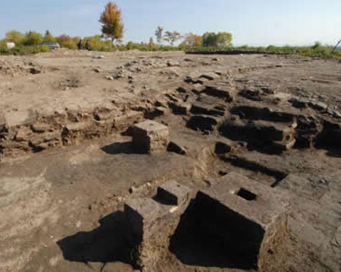 金代長白山神廟遺址再發現木構水井和窯址等遺跡。網圖