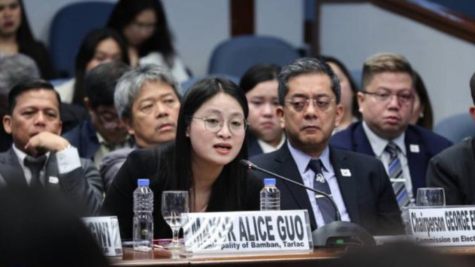 郭华萍在菲律宾参议院上接受质询。菲律宾参议院Facebook
