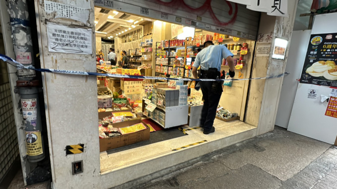 店铺被爆窃，警员到场调查。刘汉权摄