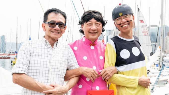 郭志堅（左）昨現身香港遊艇會舉辦的第13屆「民族盃賽」。