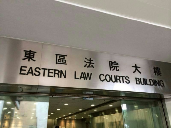 被告今日被解上东区裁判法院提堂。 资料图片