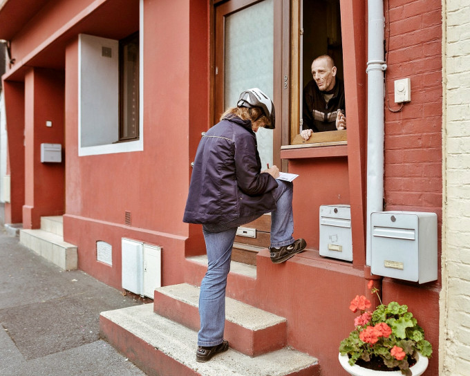 法國郵政公司早在2017年推探訪長者服務。在疫情下，服務免費。網上圖片