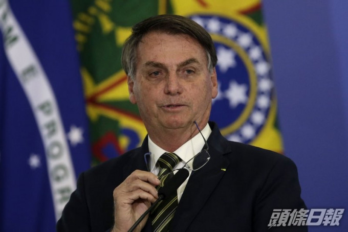 巴西總統稱自己可能感染新冠病毒。AP