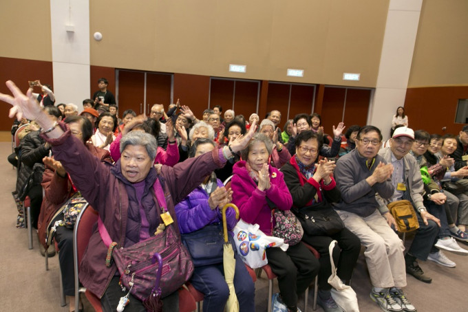 长者义工在过去10年，关怀的独居长者超过7500人次。