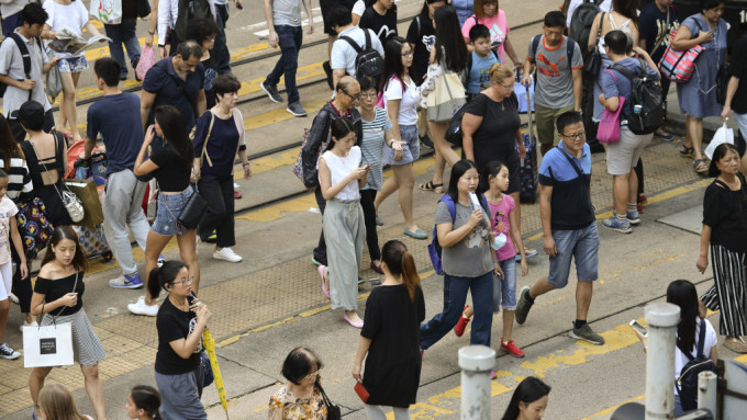 2046香港总人口料达819万长者占近4成 议员促政府作高层次规划