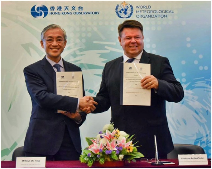 岑智明（左）因健康理由，未能就任世界氣象組織服務司司長。岑智明fb圖片