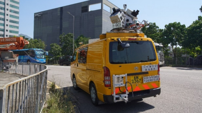 路政署引入了一部厘米級高精度車載移動激光掃描及影像系統（MLSI）。網誌圖片