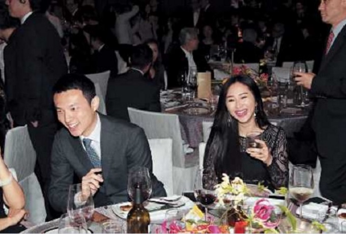 王秀琳與霍啟文去年被傳媒拍到出席晚宴時言談甚歡。資料圖片