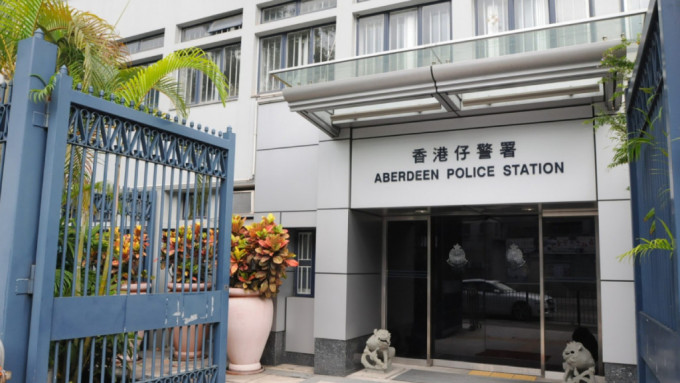 香港仔醉男躺臥私家車乘客位 一度否認為司機 警查天眼揭謊言