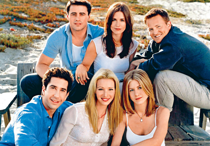 《老友記》的5位拍檔發聯合聲明悼念馬修（右一），表示與他們不止是劇中演員，更是一家人。