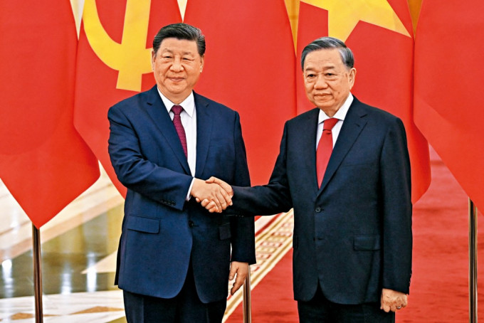國家主席習近平展開一連兩日的訪越行程，首日與越共中央總書記蘇林舉行會談。