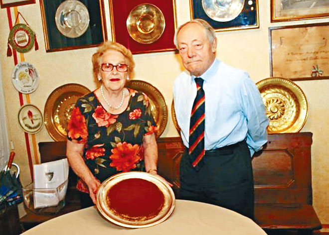 Tiramisu之父坎佩奥夫妇与Tiramisu合照。